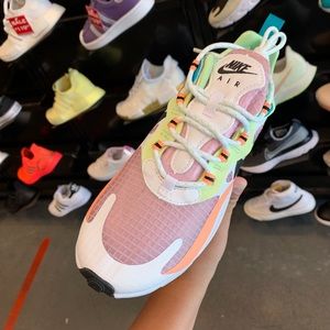 HOLIDAY SALE IN MY CLOSET LOOK DESCRIPTION